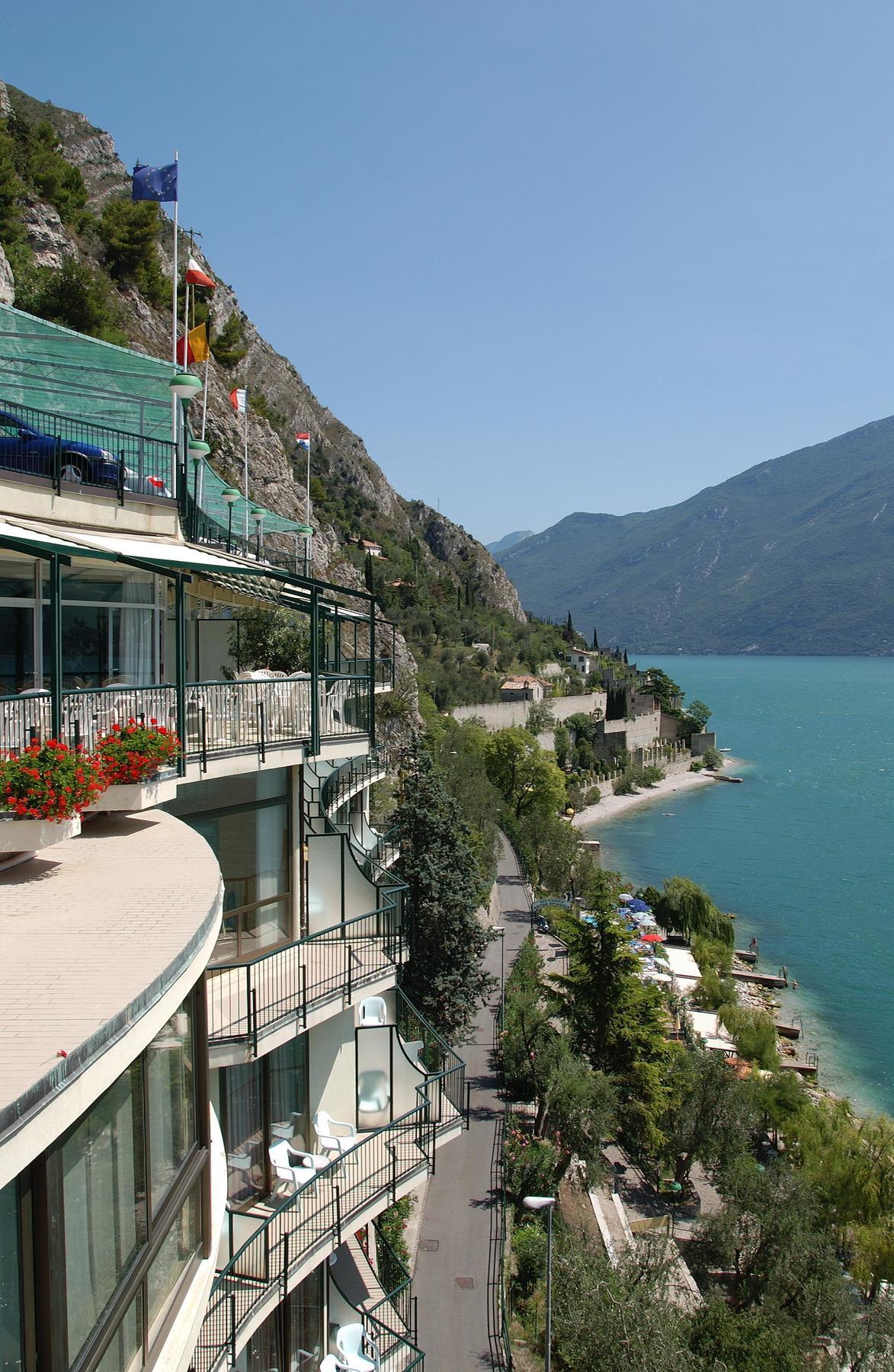 Hotel Astor Limone sul Garda Exterior photo