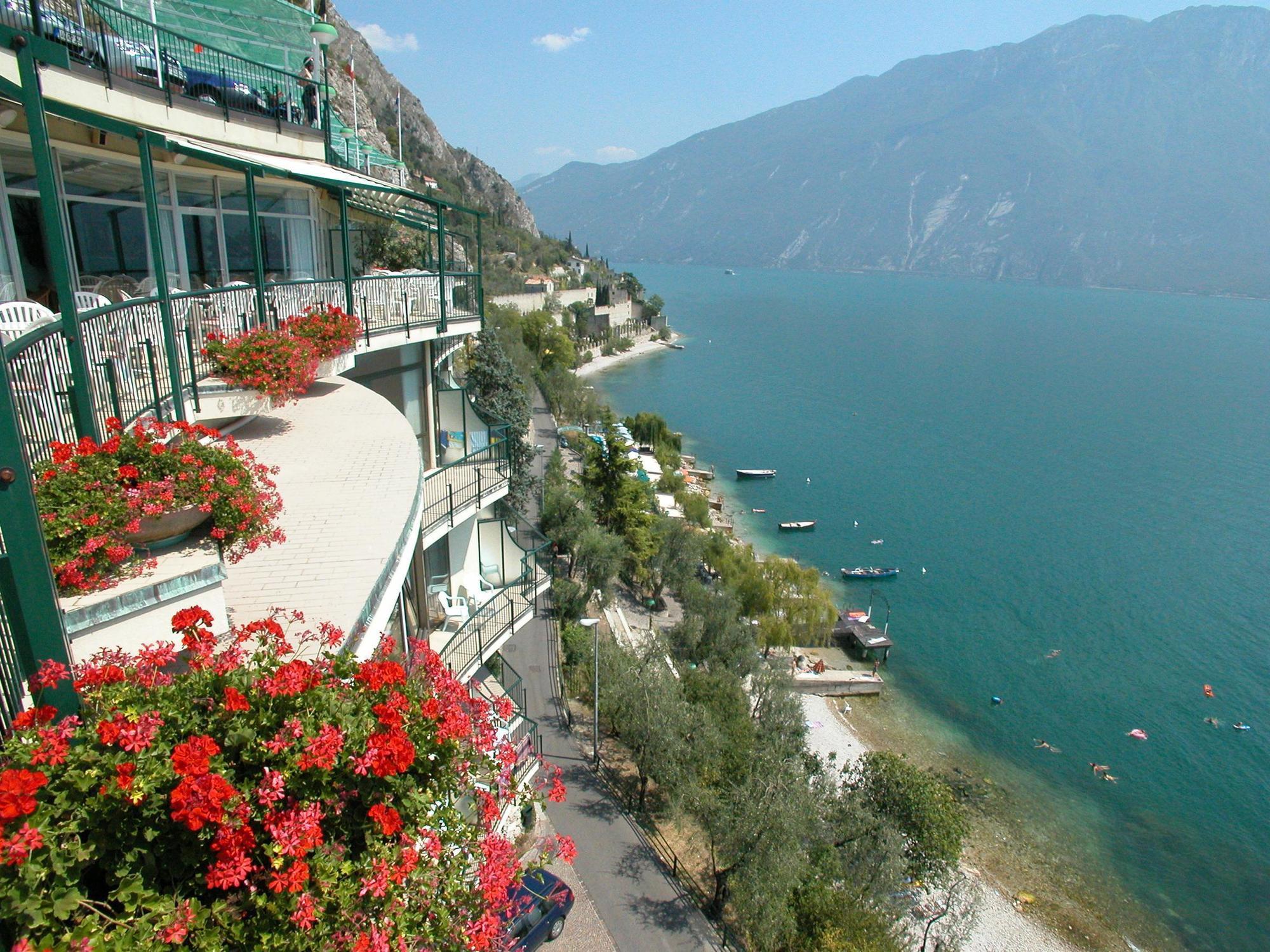 Hotel Astor Limone sul Garda Exterior photo
